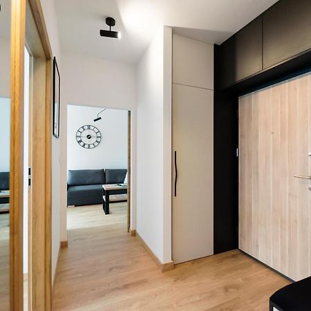 Wola Skwer Sunny Apartment ワルシャワ エクステリア 写真