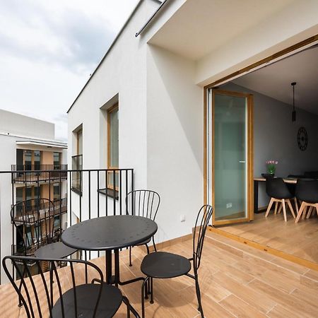 Wola Skwer Sunny Apartment ワルシャワ エクステリア 写真
