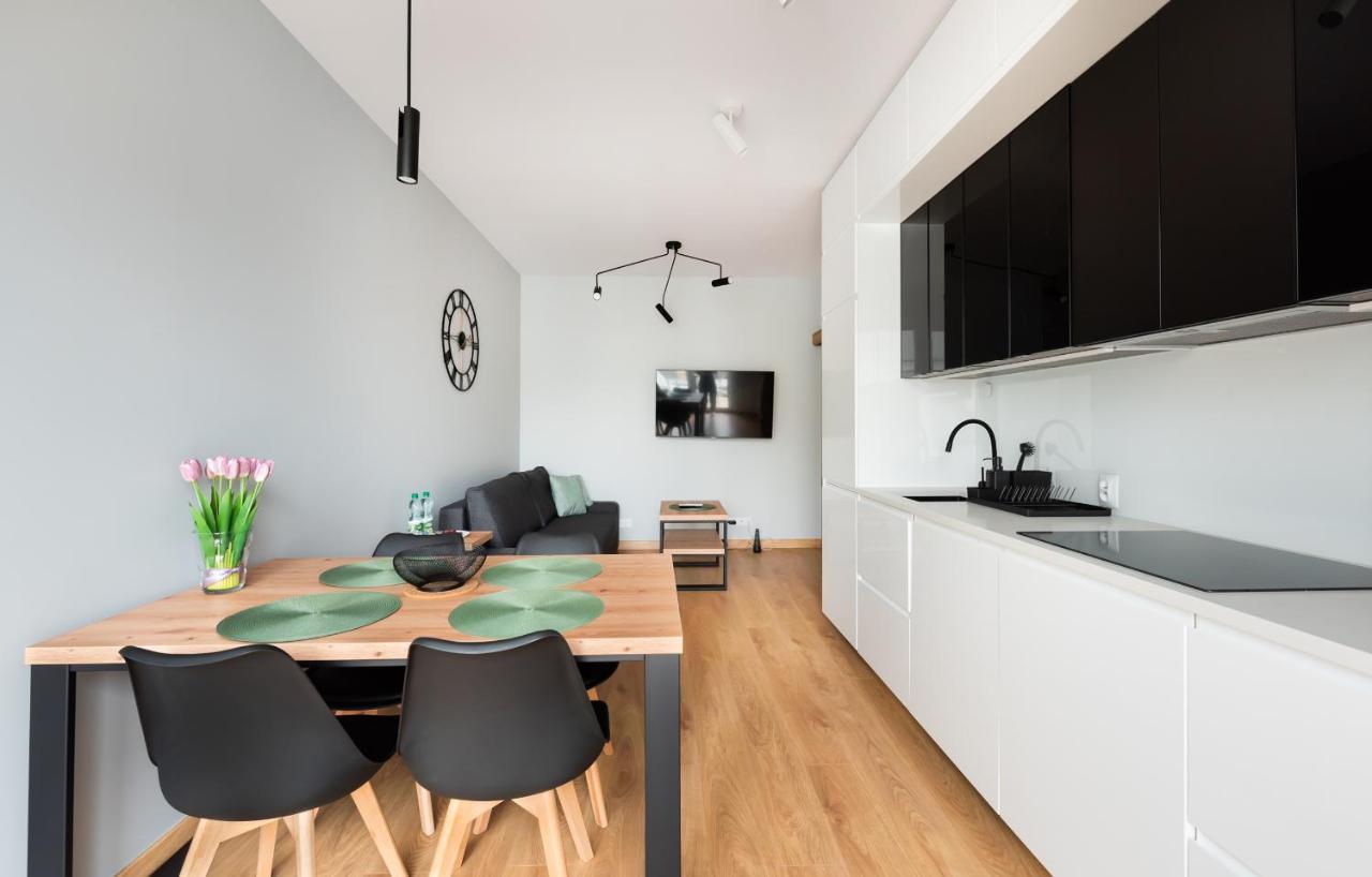 Wola Skwer Sunny Apartment ワルシャワ エクステリア 写真