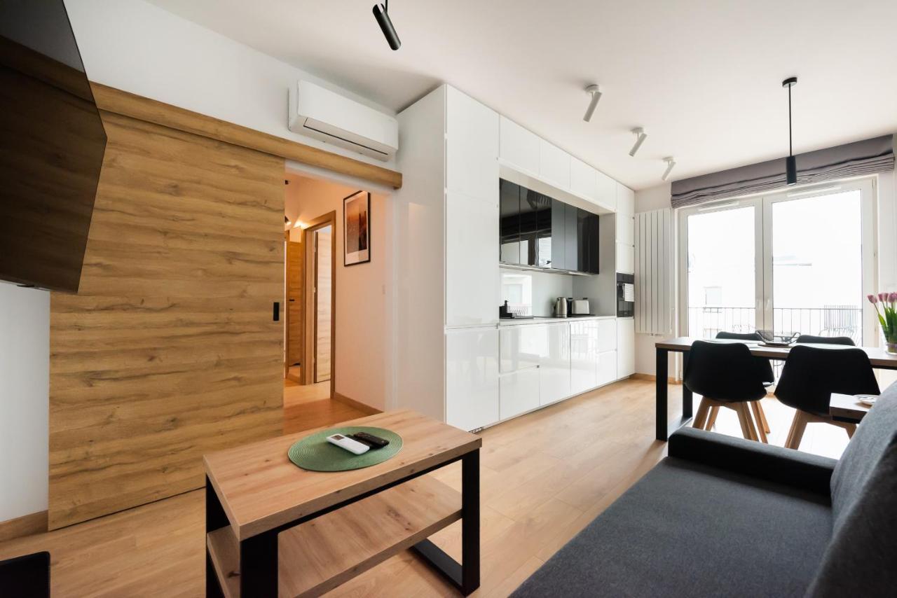 Wola Skwer Sunny Apartment ワルシャワ エクステリア 写真