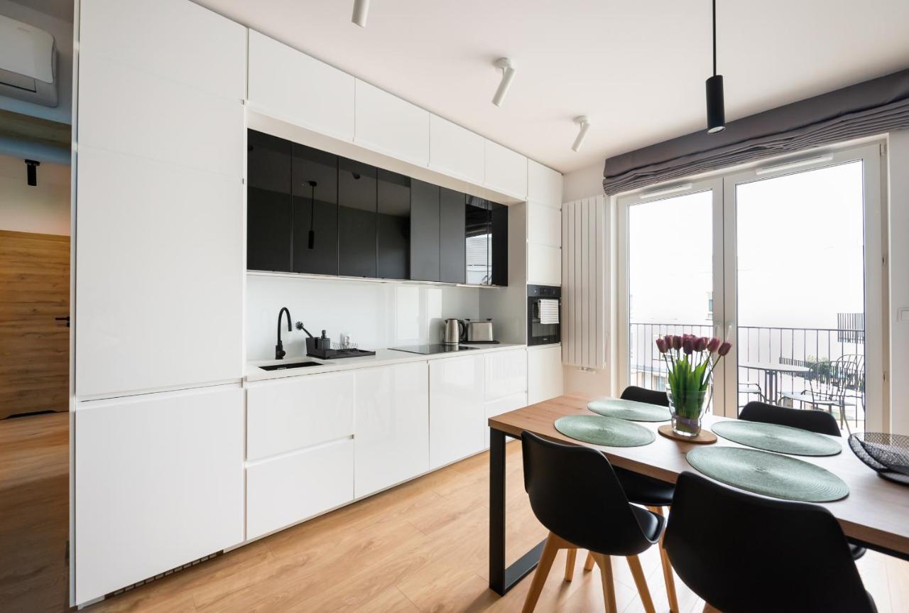 Wola Skwer Sunny Apartment ワルシャワ エクステリア 写真