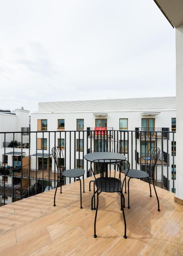 Wola Skwer Sunny Apartment ワルシャワ エクステリア 写真